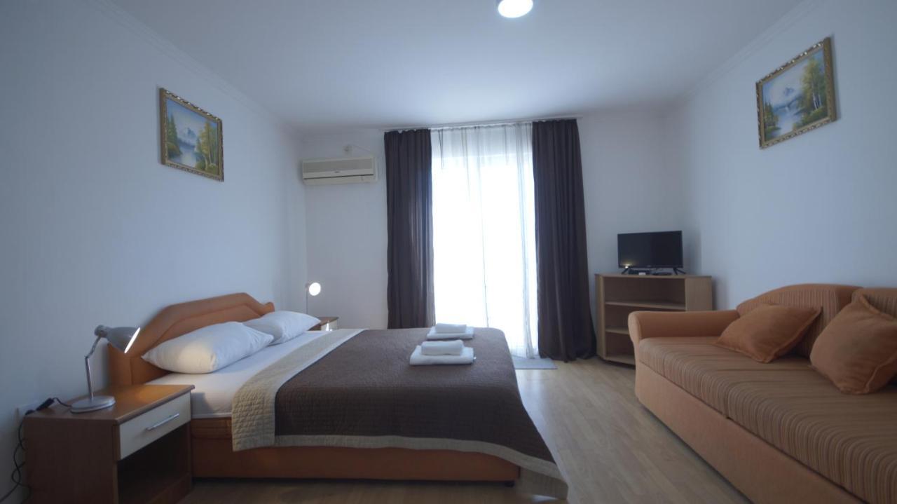 Apartmani Jovana Apartment *